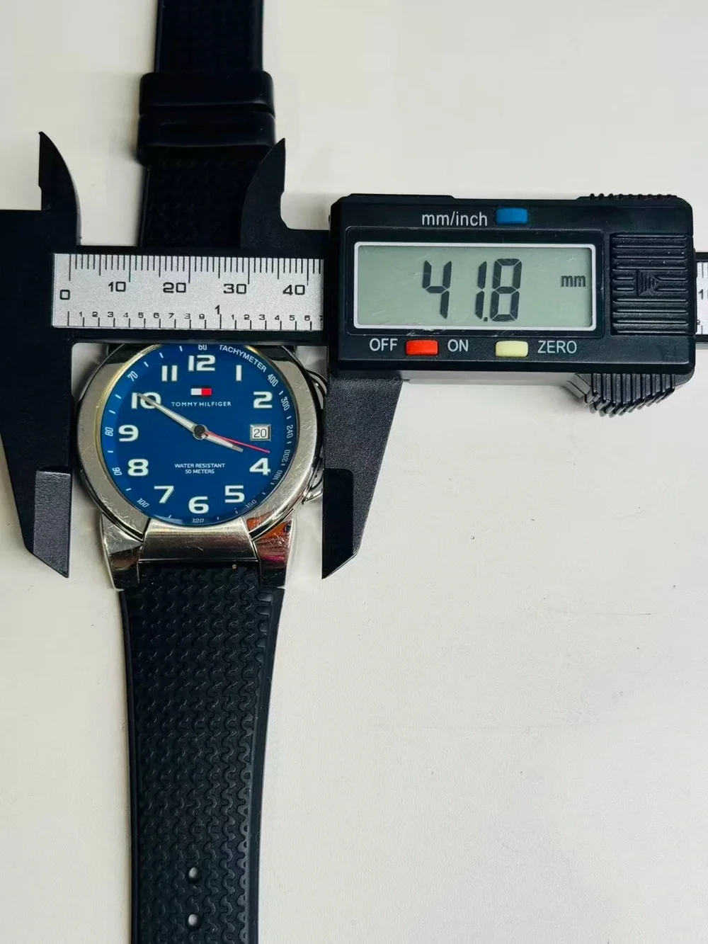 Tommy Hilfiger Men’s Watch Blue Dial Date 41mm Rubber Strap New Battery Runs